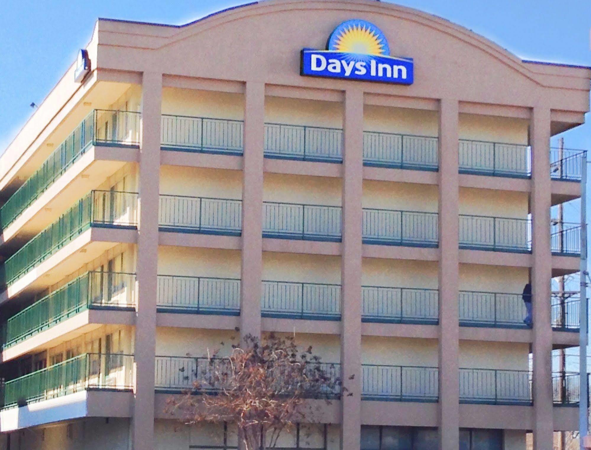 Days Inn By Wyndham Florence Downtown מראה חיצוני תמונה