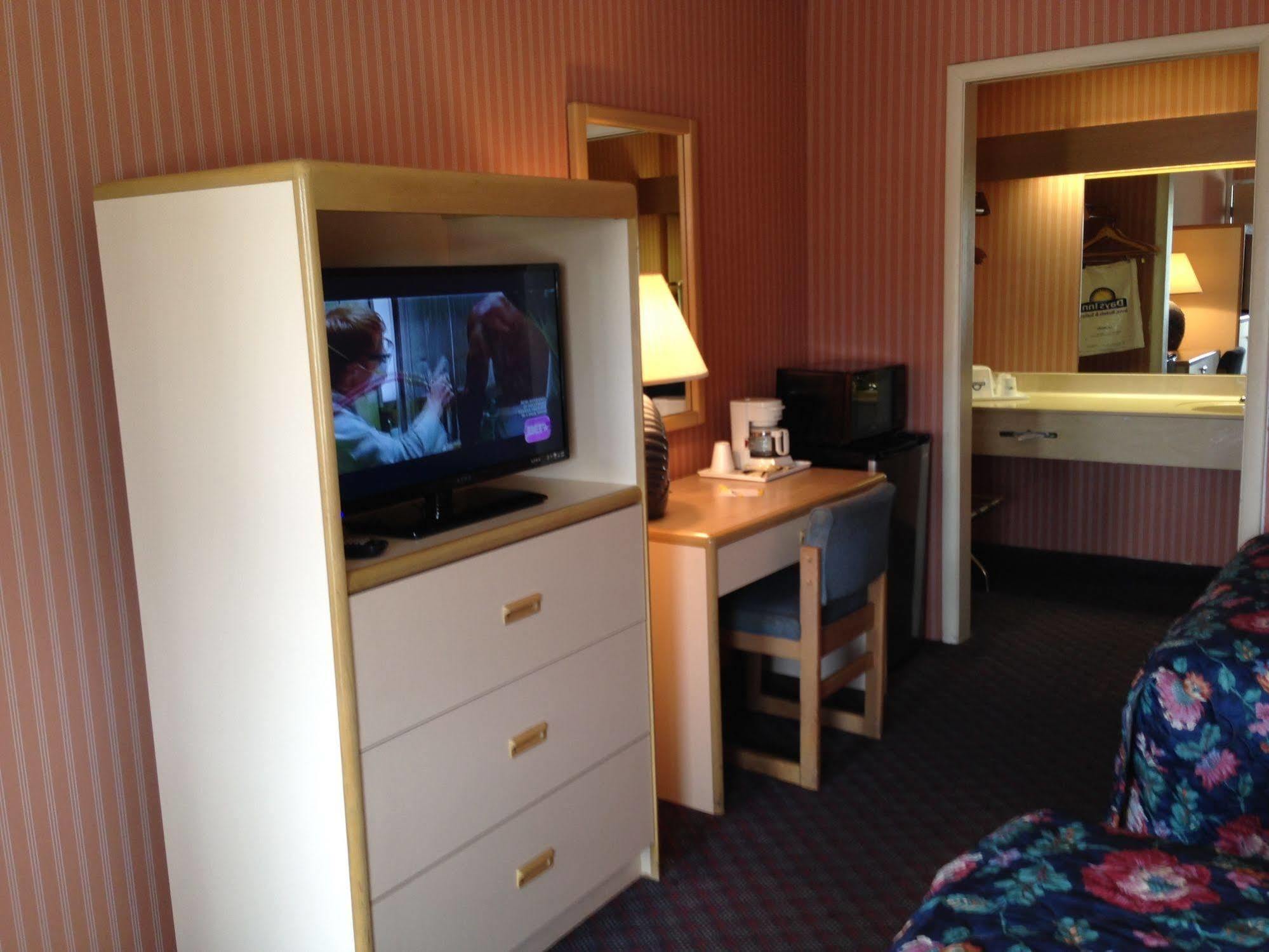 Days Inn By Wyndham Florence Downtown מראה חיצוני תמונה