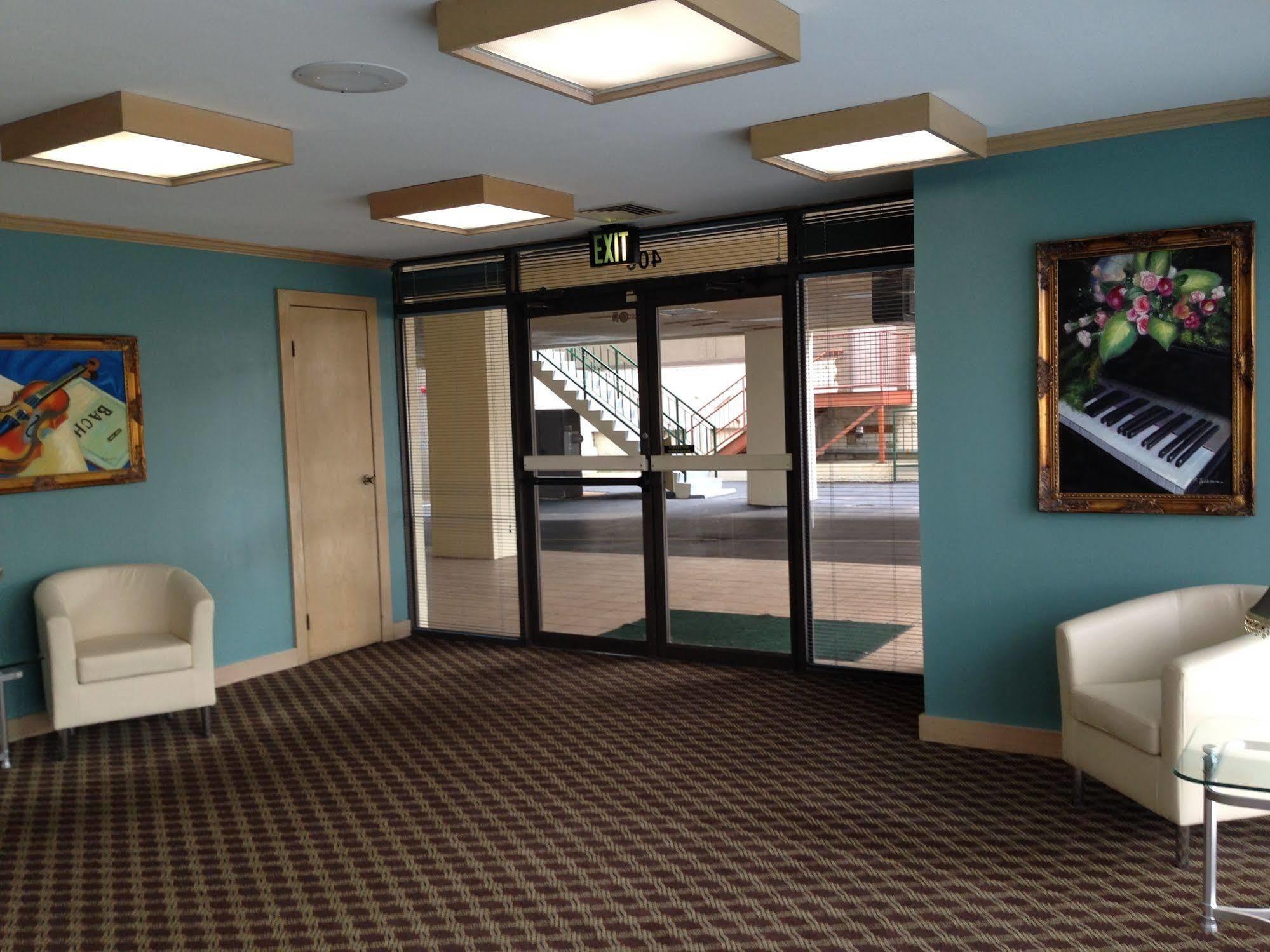 Days Inn By Wyndham Florence Downtown מראה חיצוני תמונה